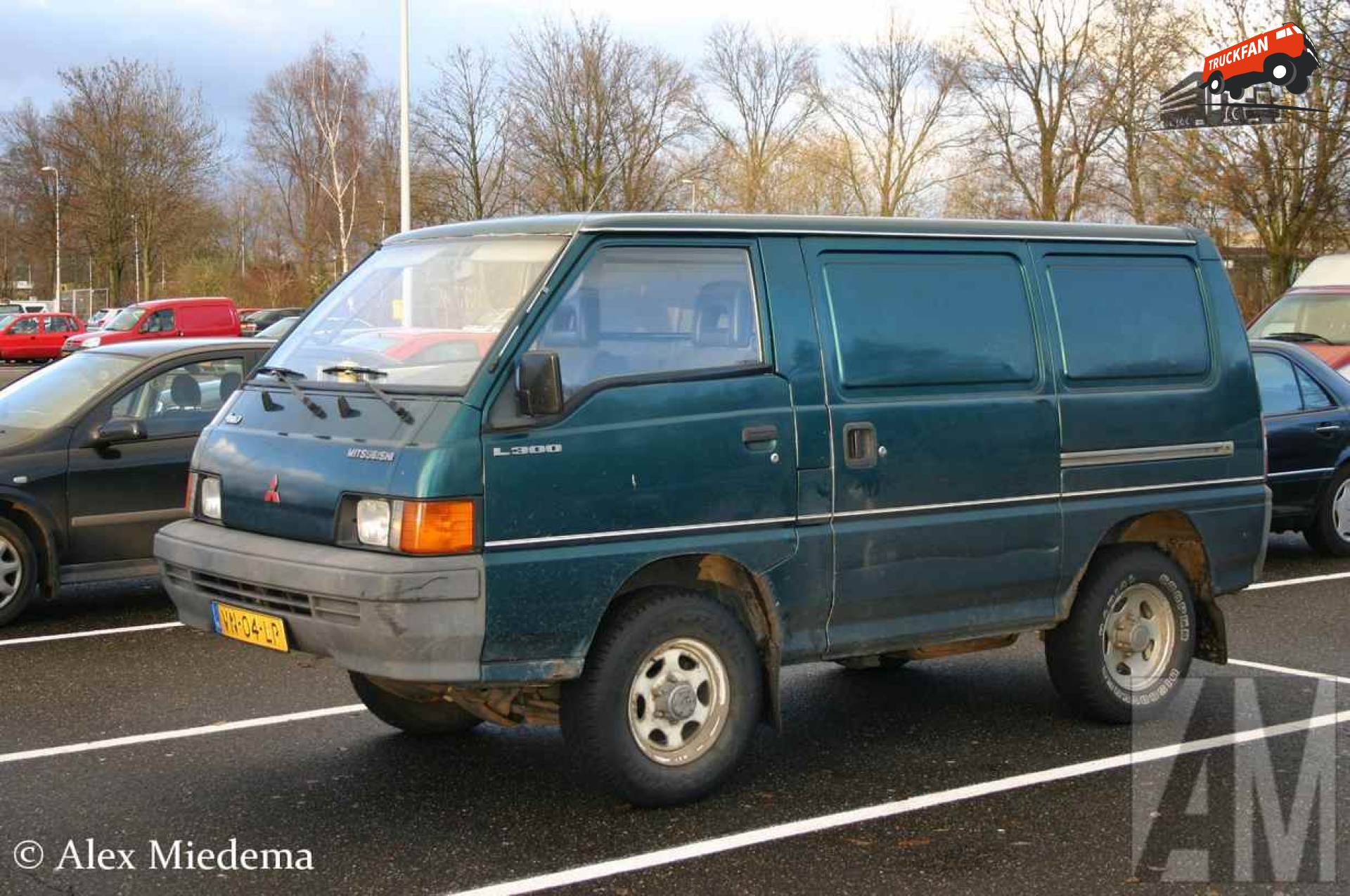 Mitsubishi L300