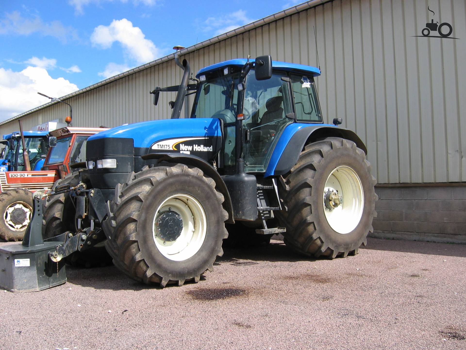 foto-new-holland-tm-175-69234-truckfan