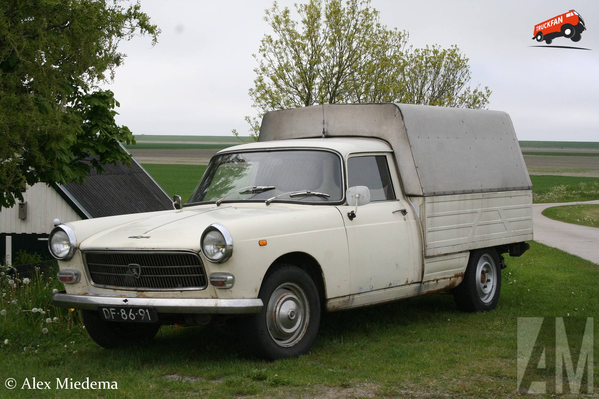 Peugeot 404