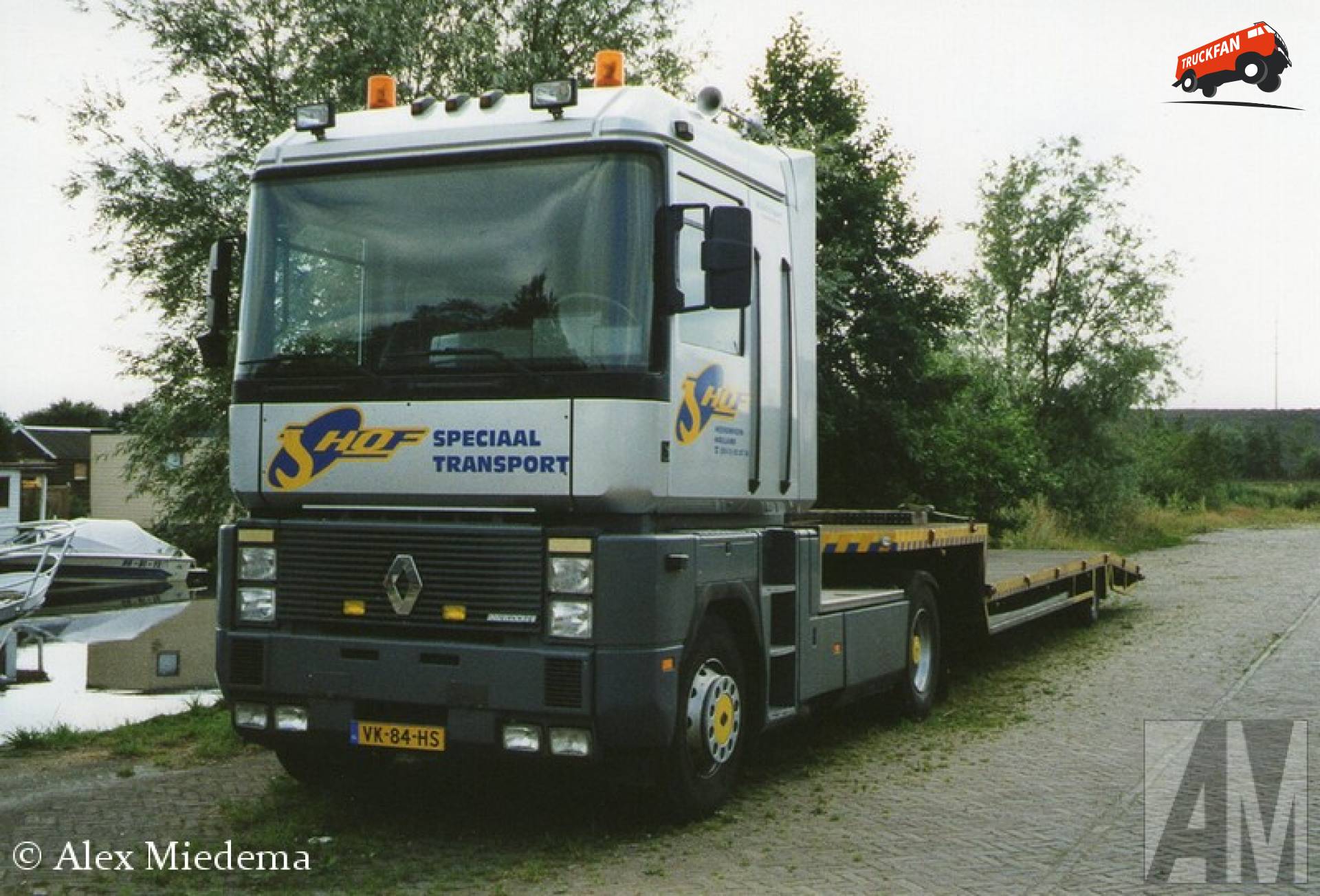 Renault AE (Magnum 1st gen)