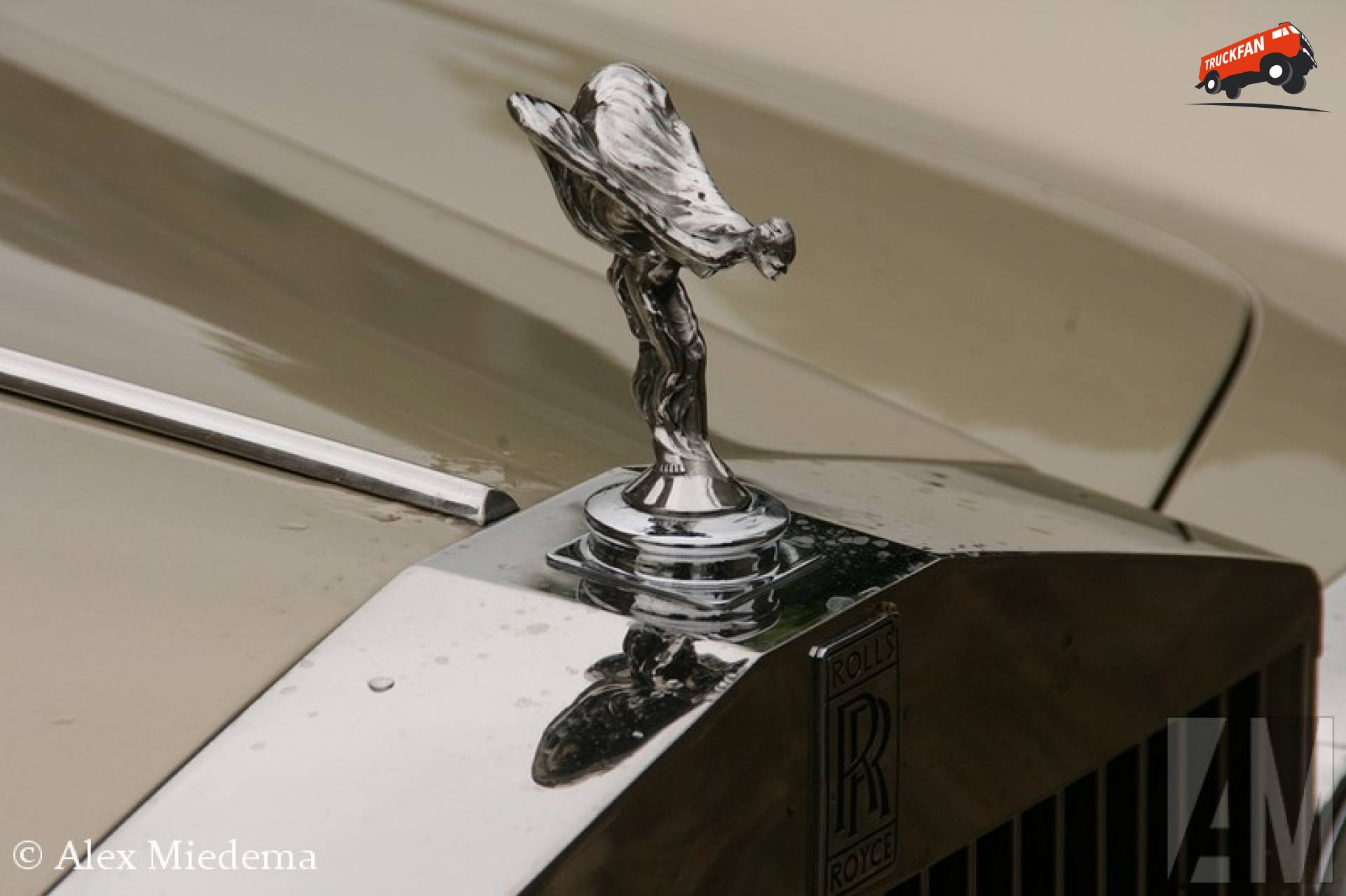 Rolls-Royce logo