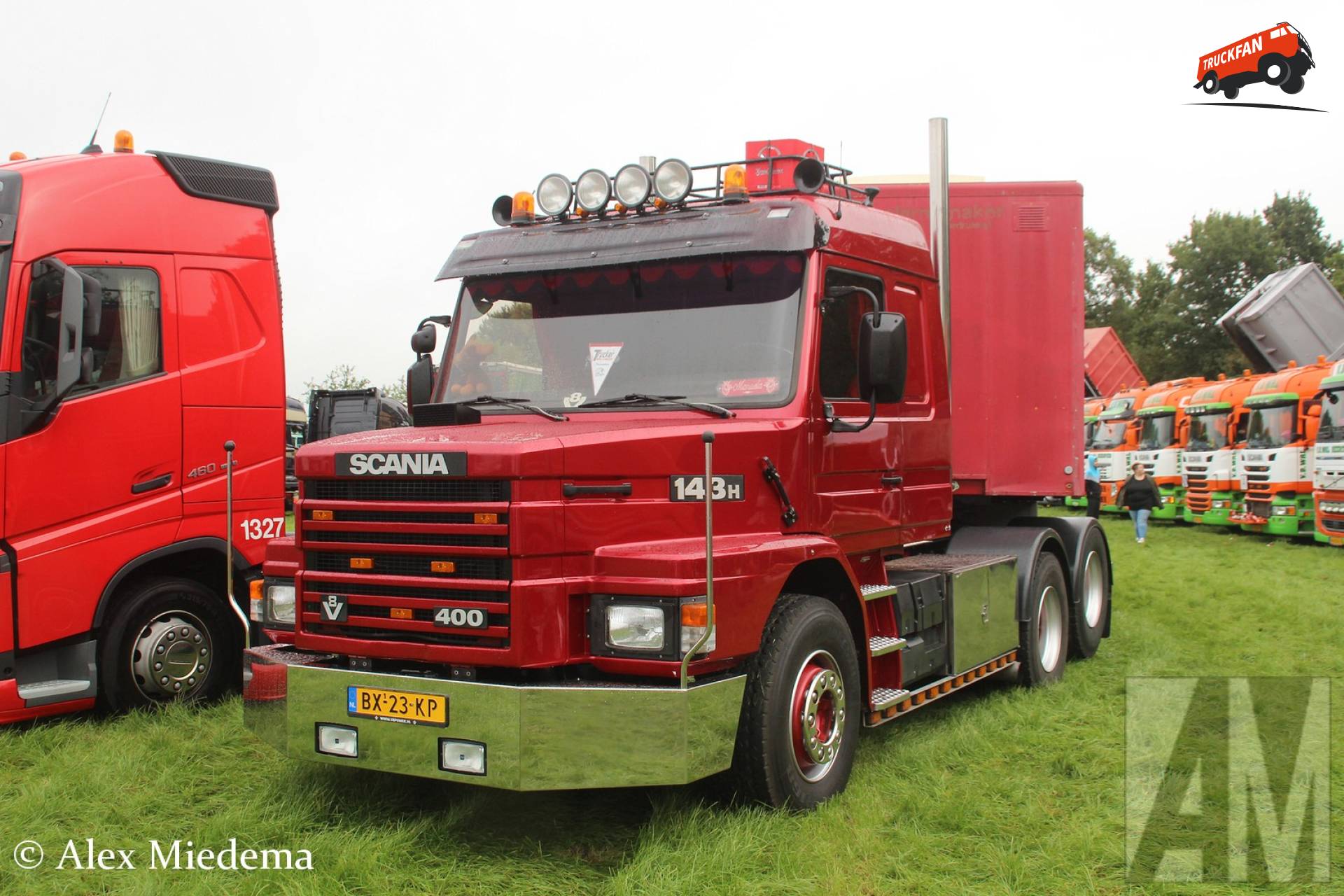 Scania T143
