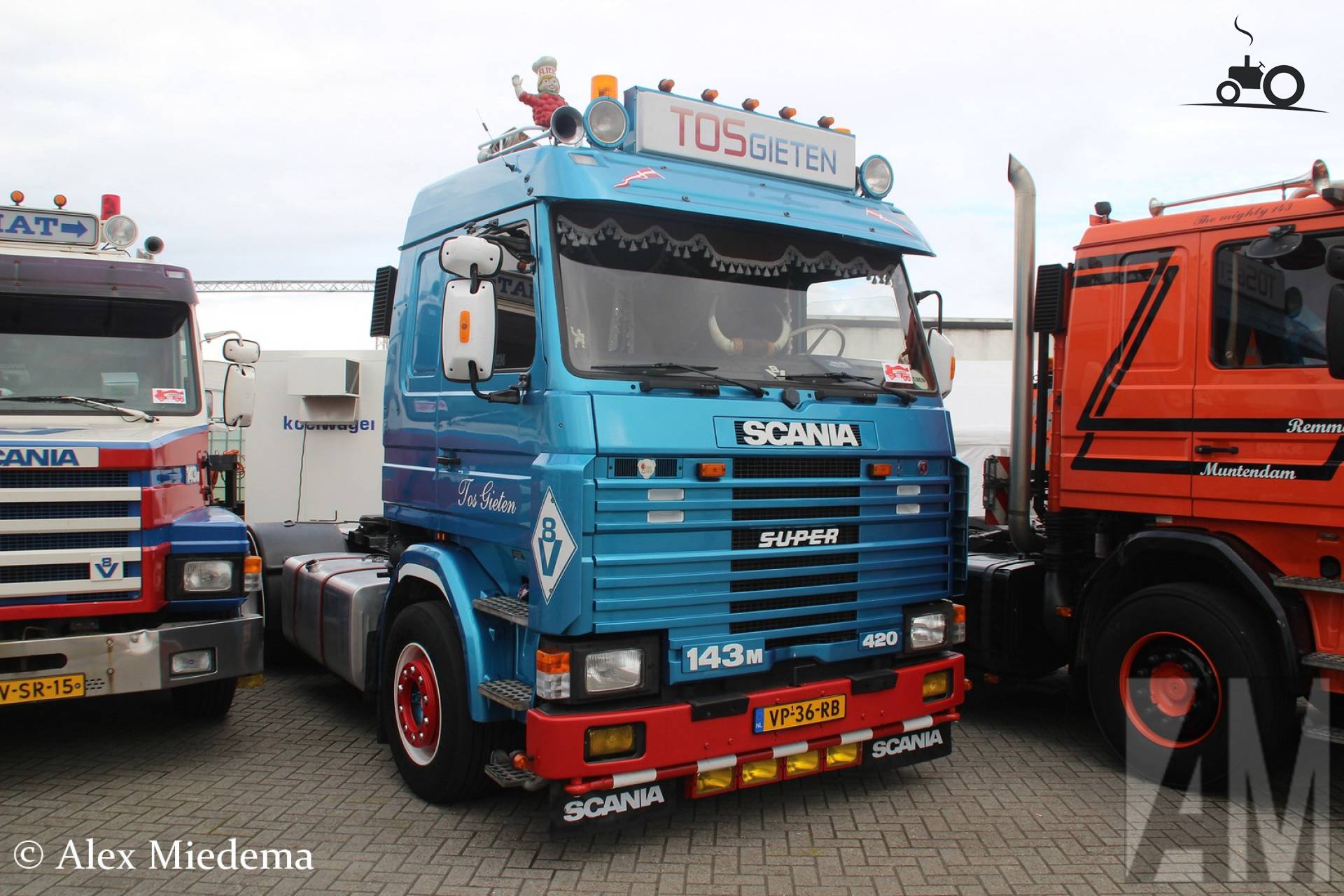 Scania 143