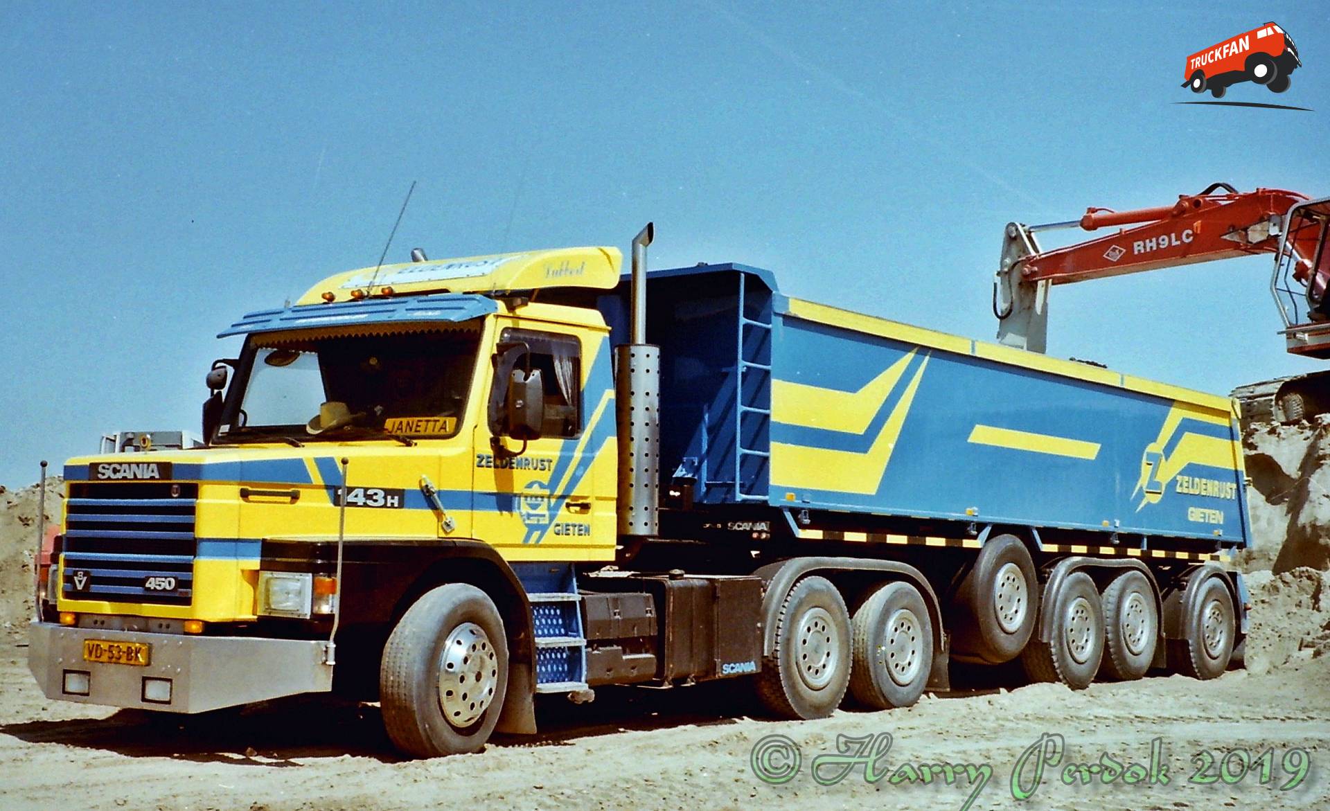 Scania T143