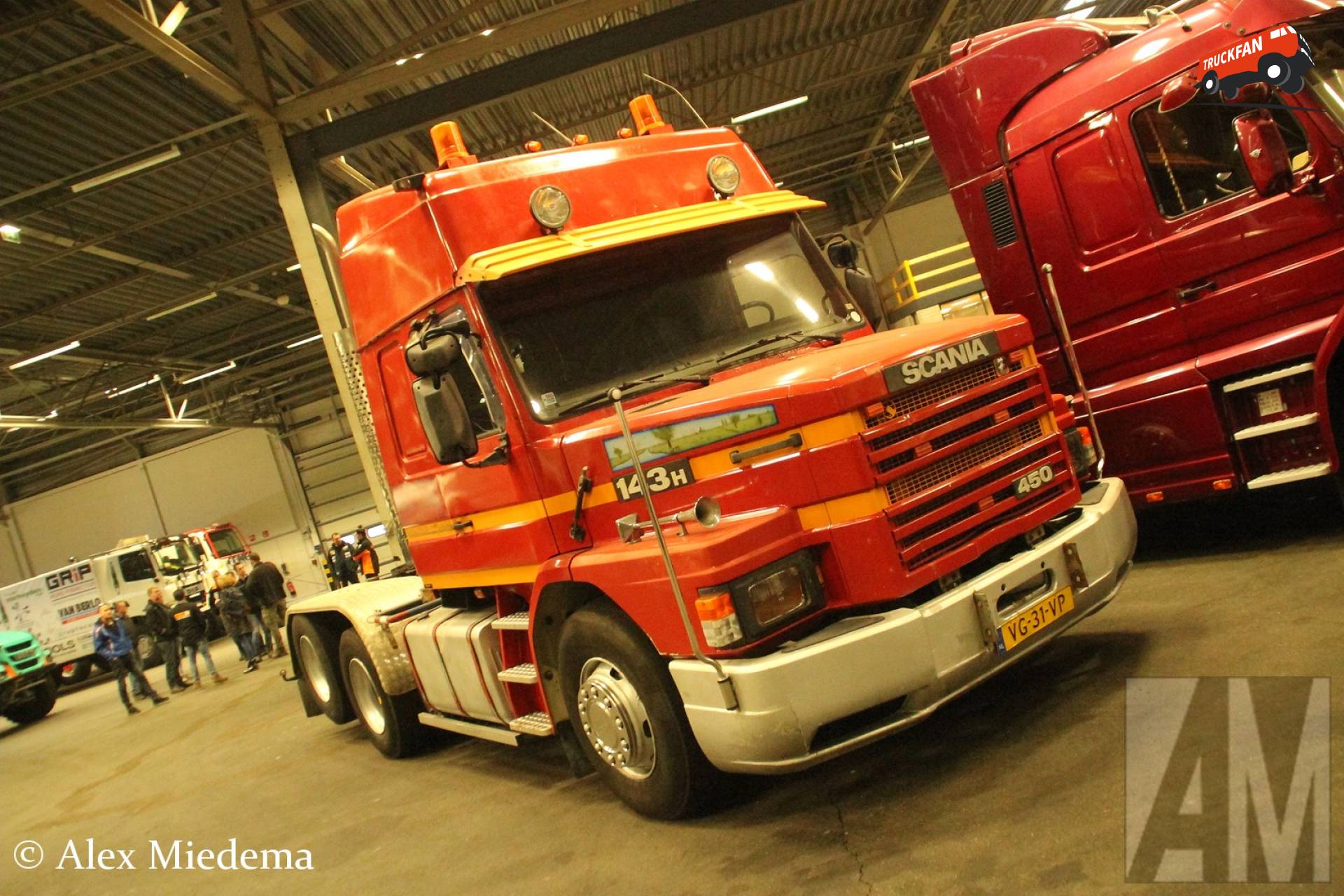 Scania T143