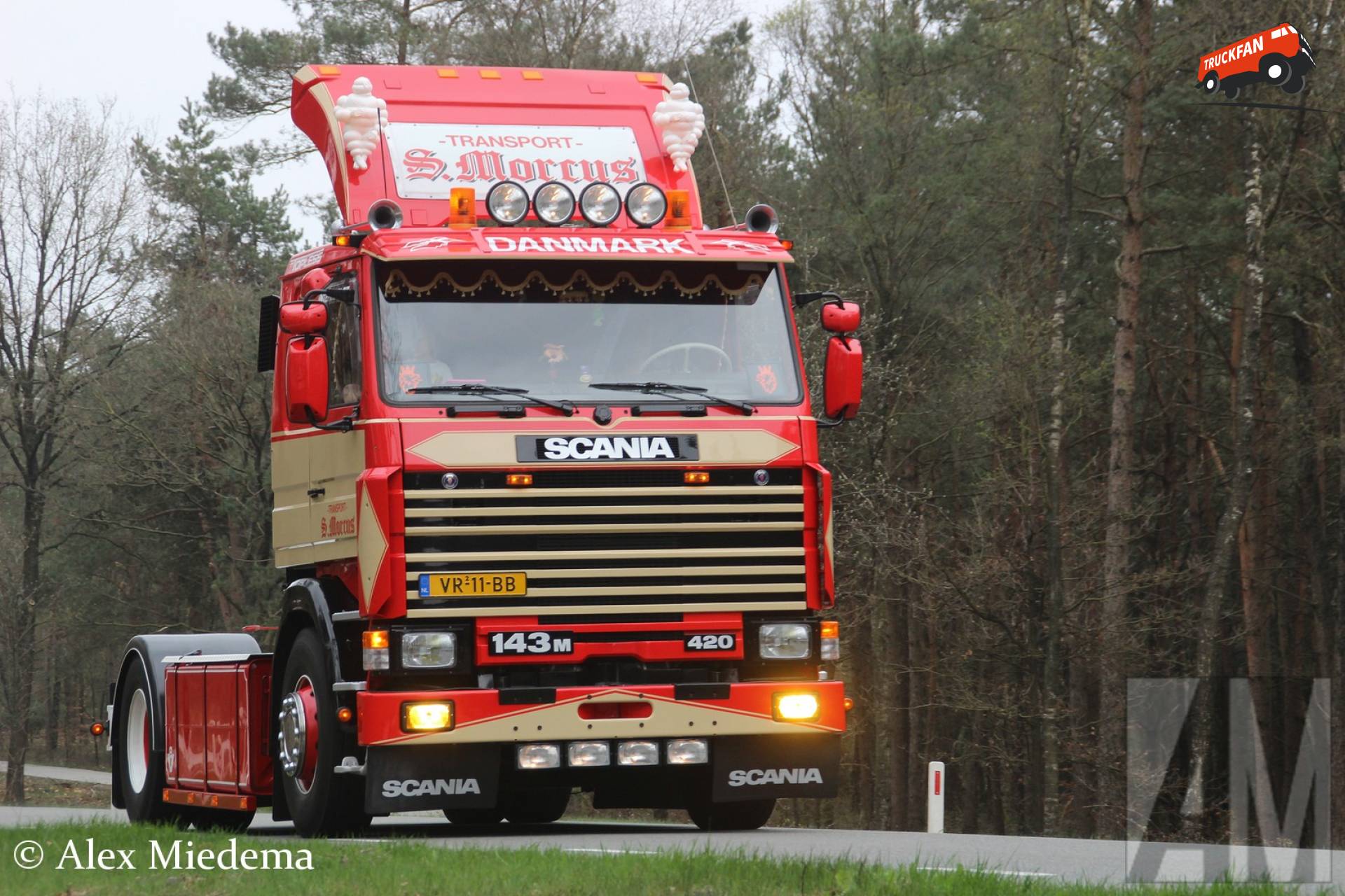 Scania 143