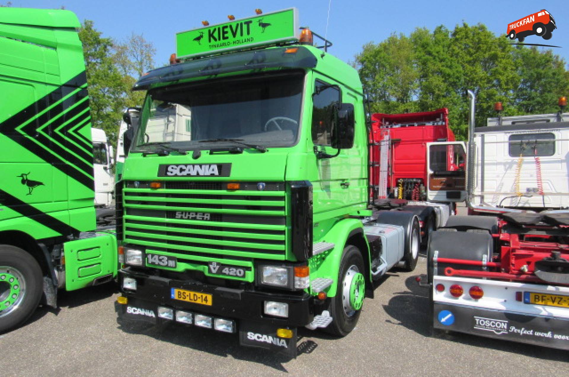 Scania 143