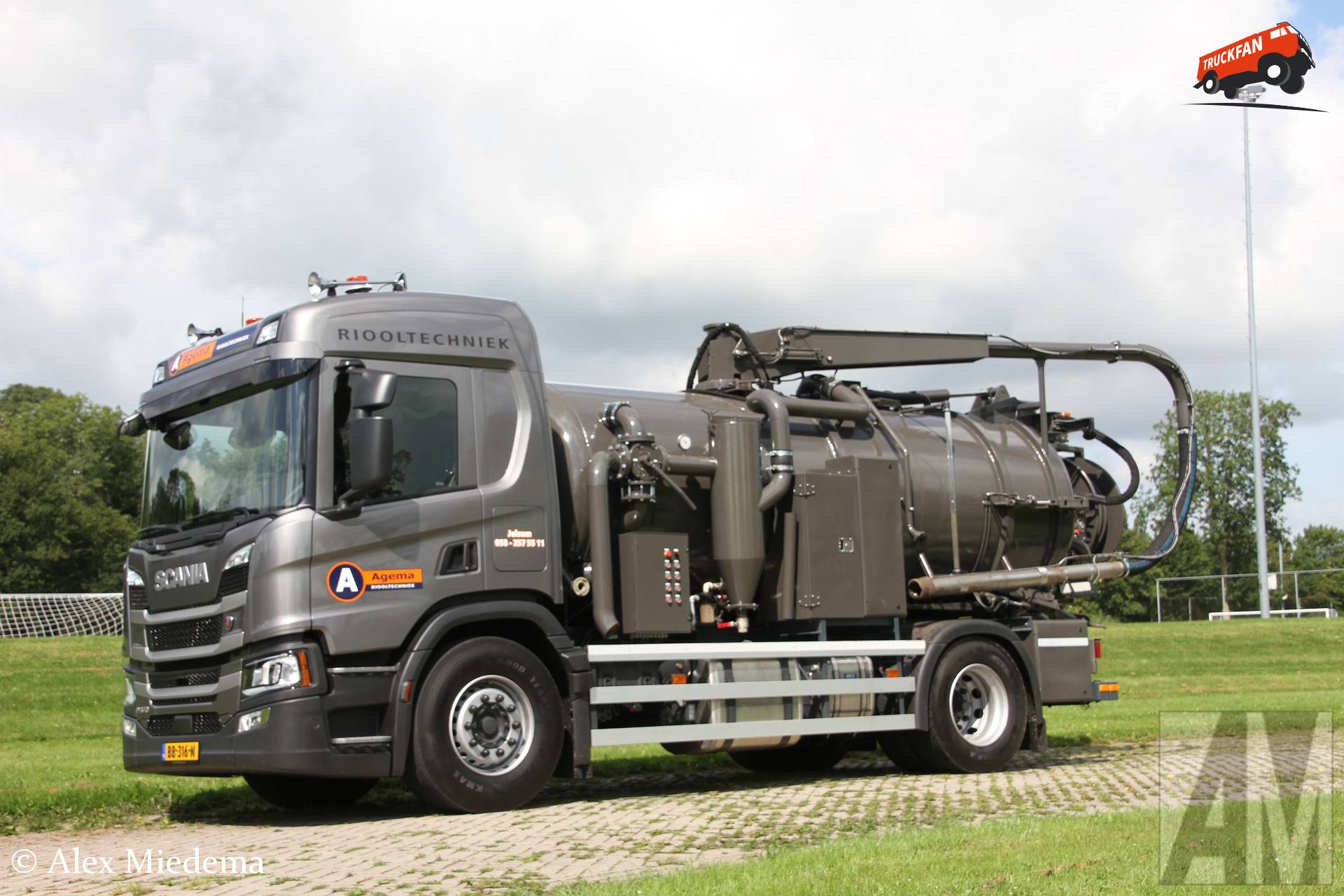 Scania P370