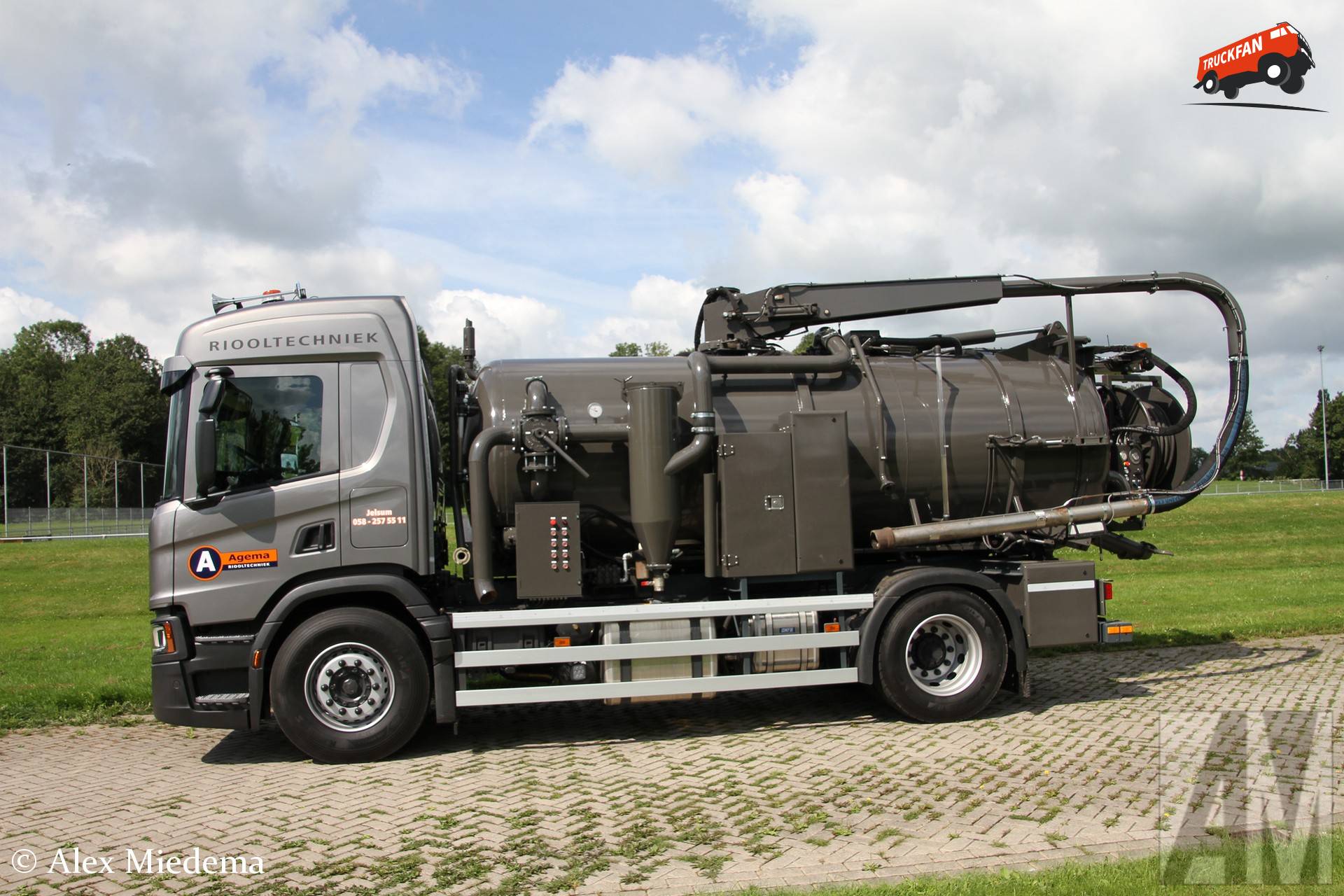 Scania P370