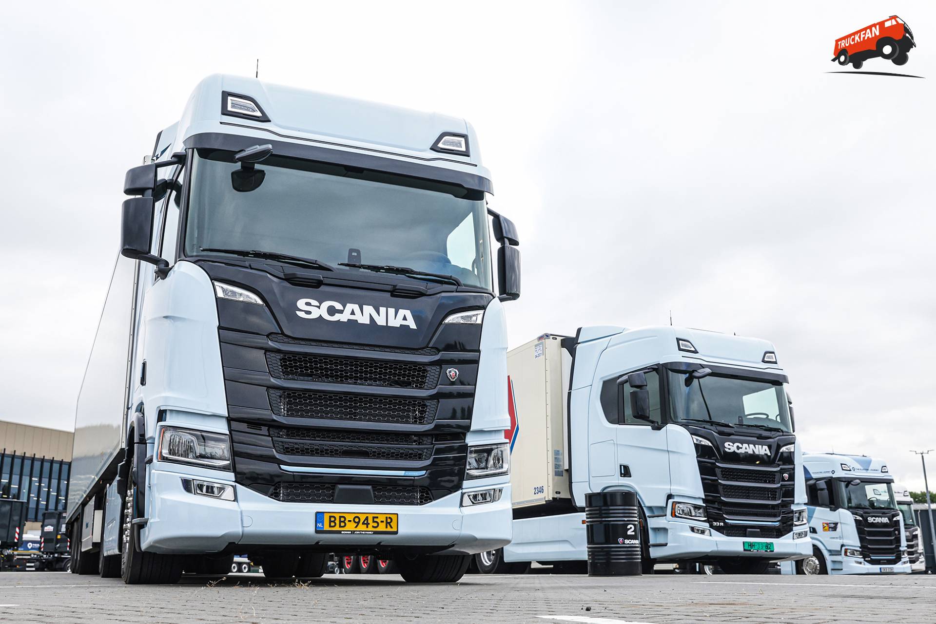 Scania 33R