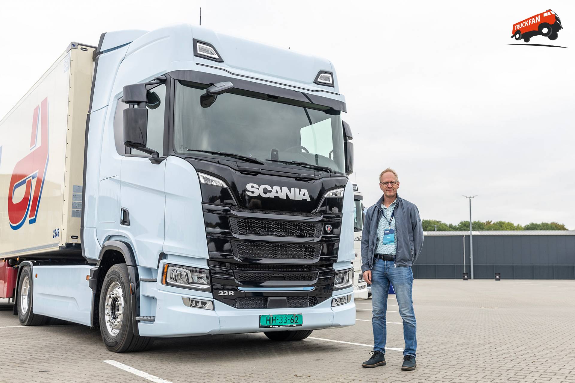 Scania 33R