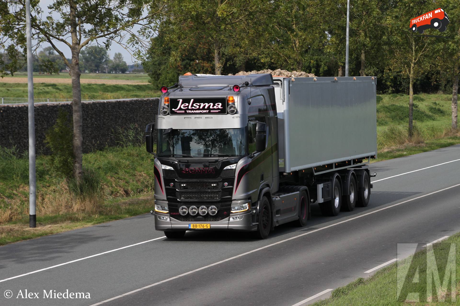 Scania R530