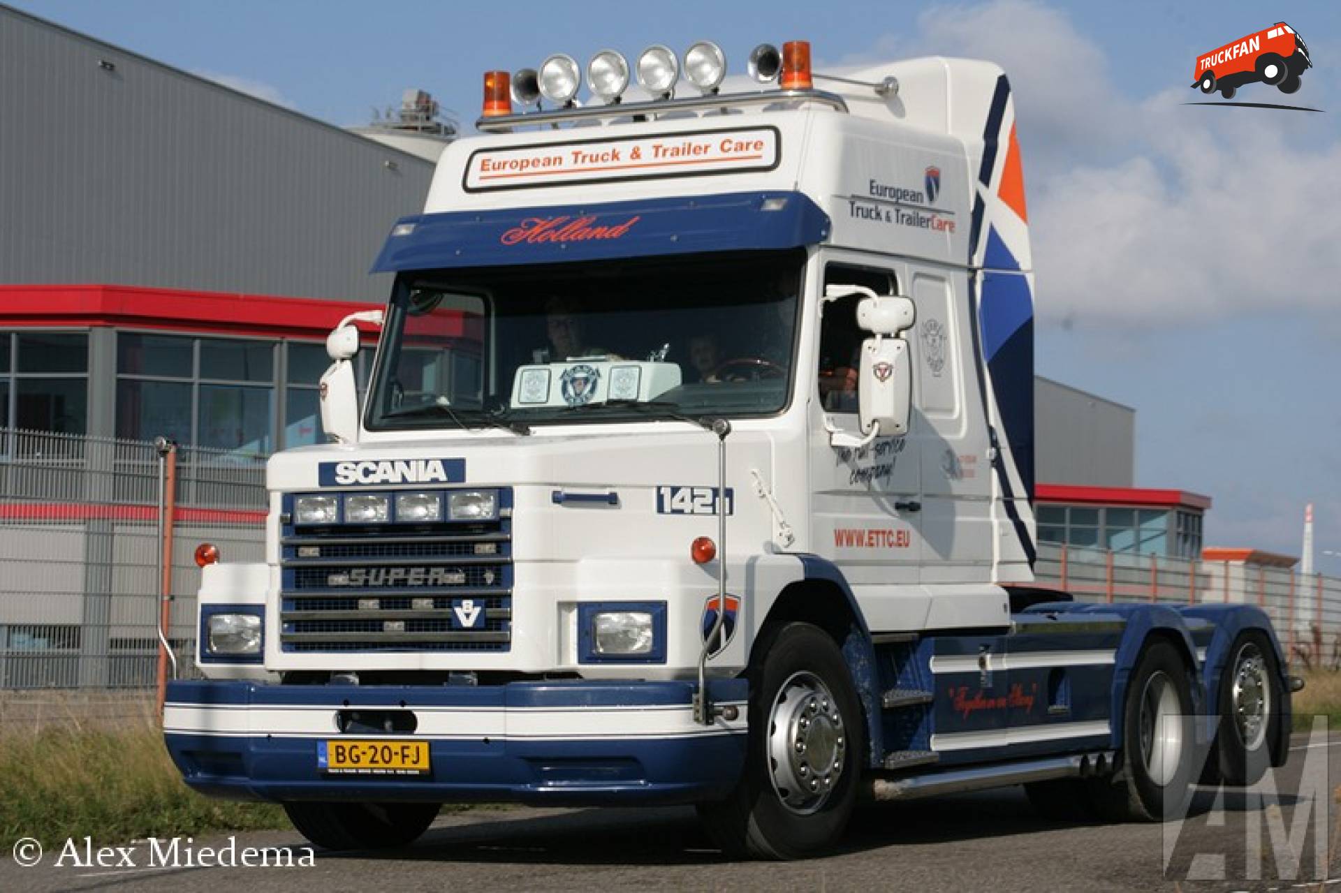 Scania T142
