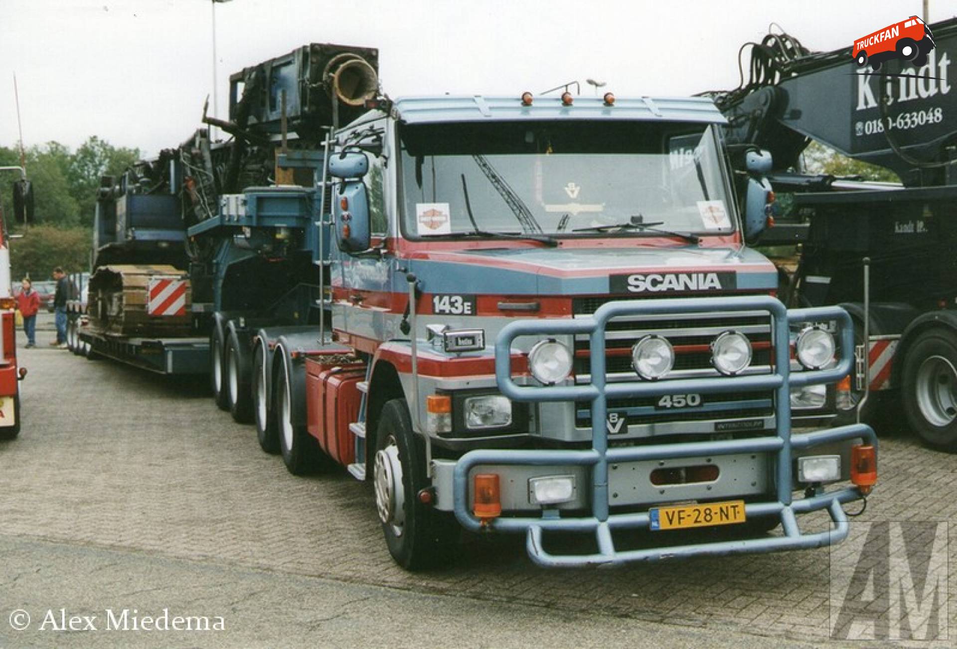 Scania T143