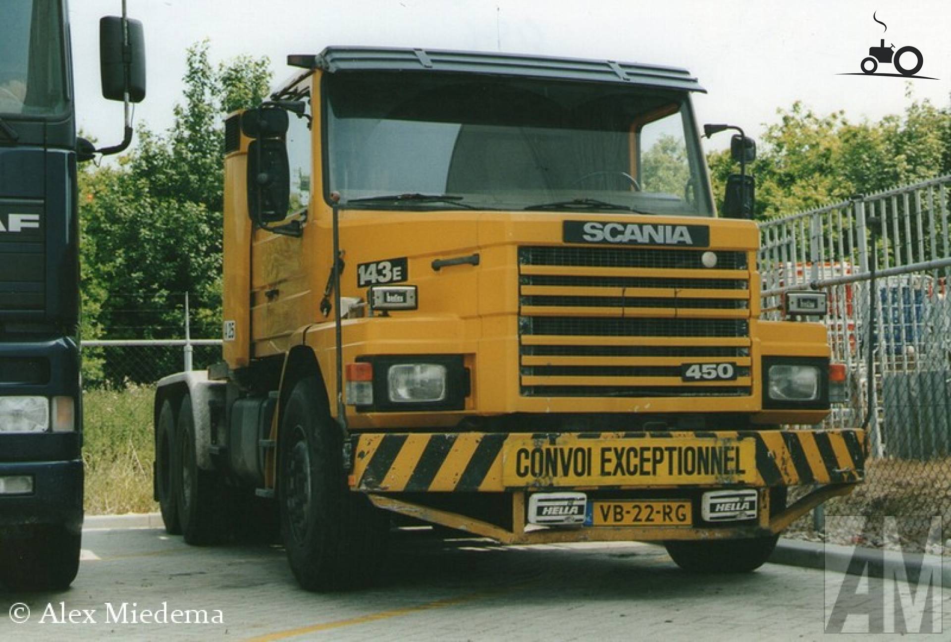 Scania T143