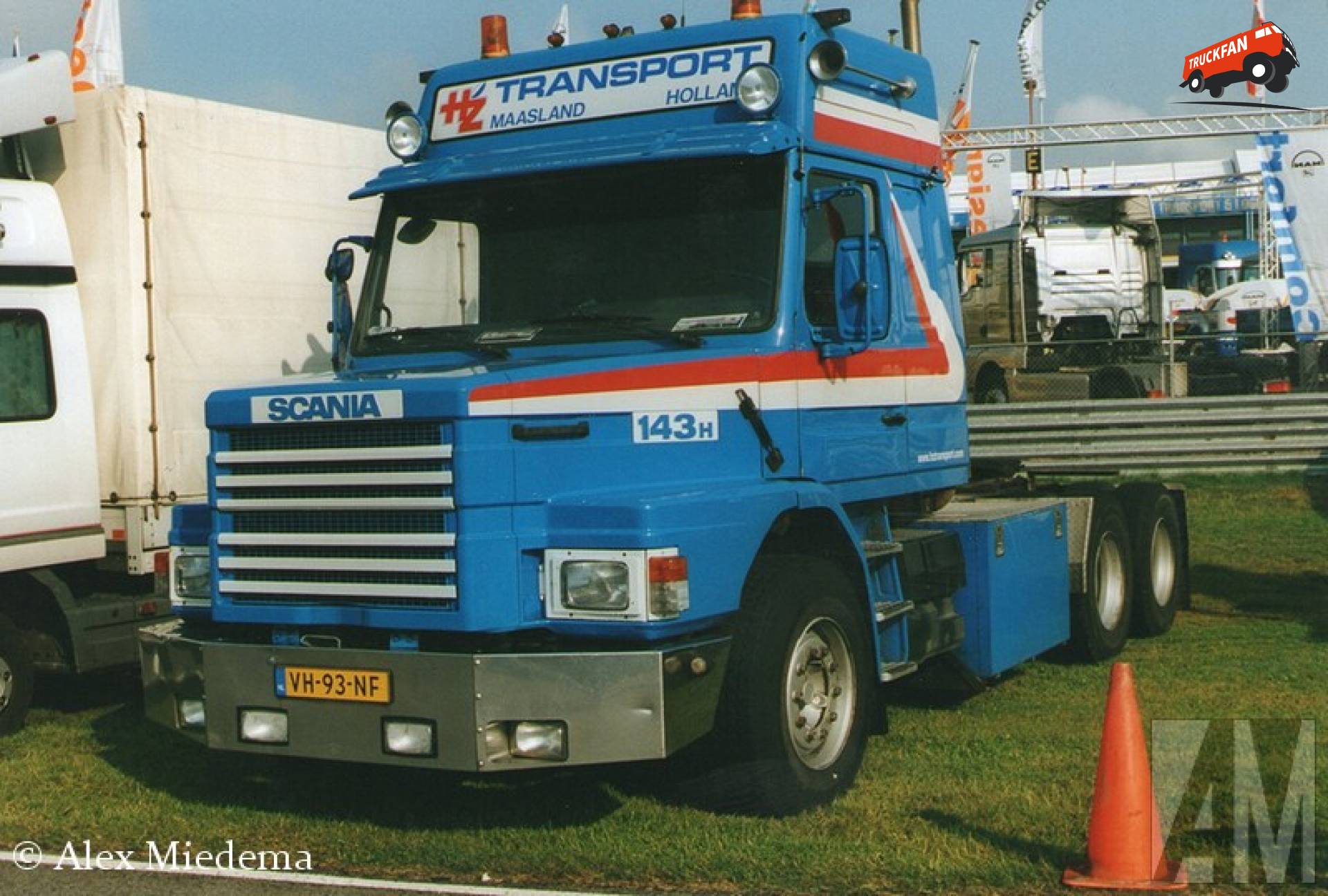 Scania T143