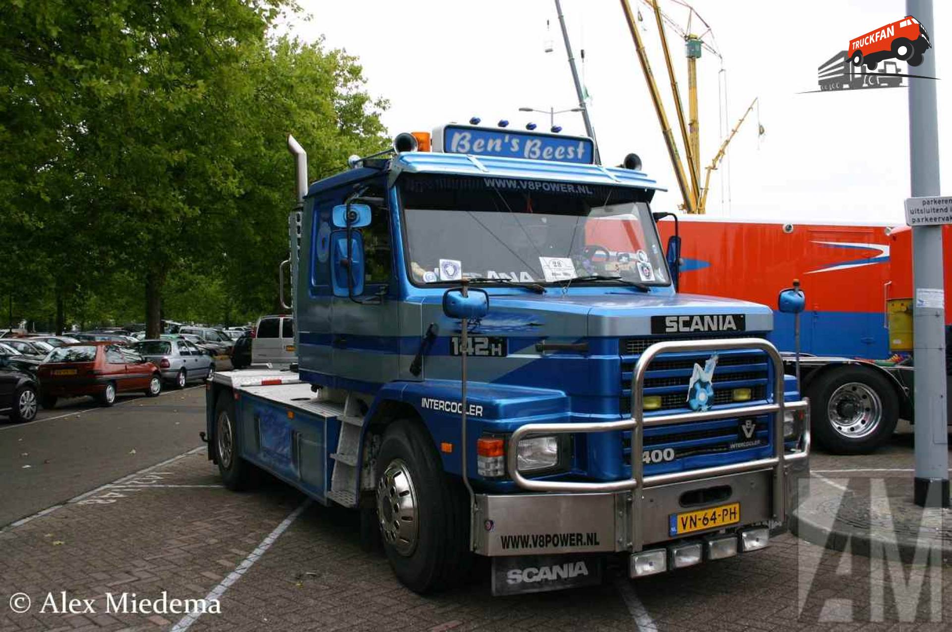 Scania T142