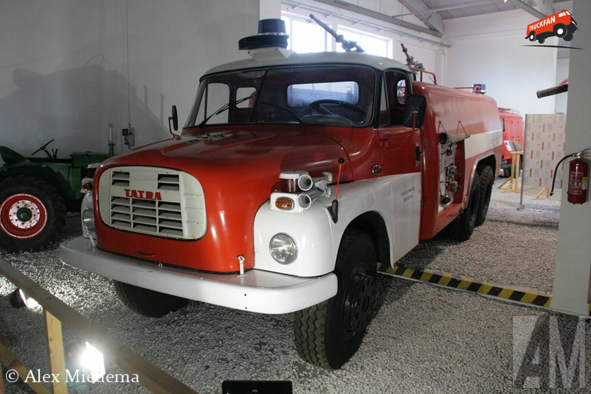 Tatra T148