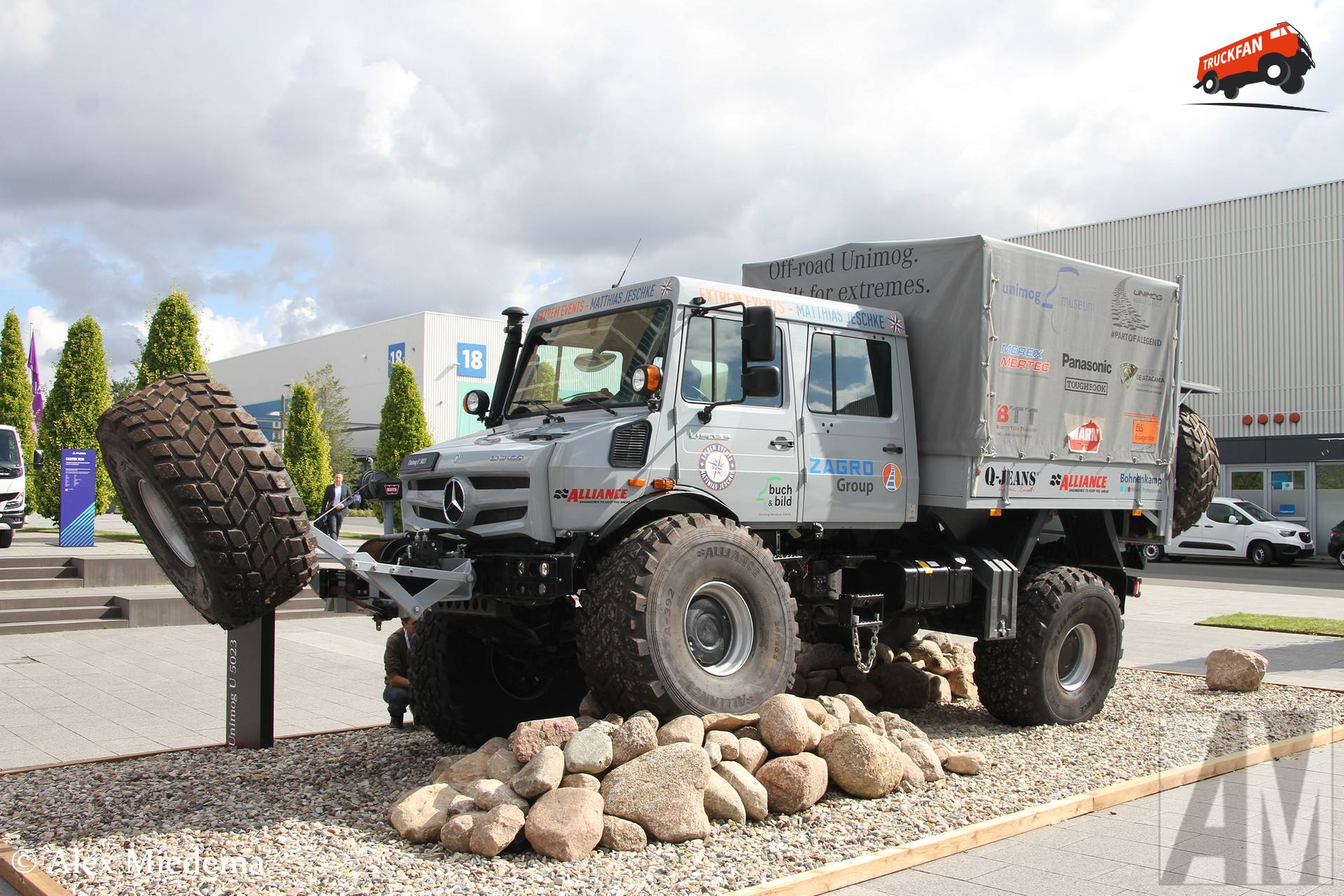 Unimog U5023