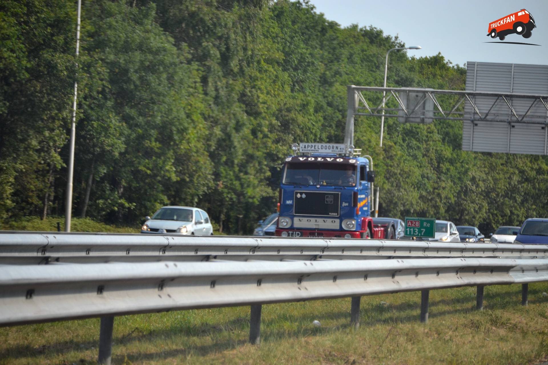 Foto Volvo F88 Van Van Appeldoorn Transport And Logistics Truckfan