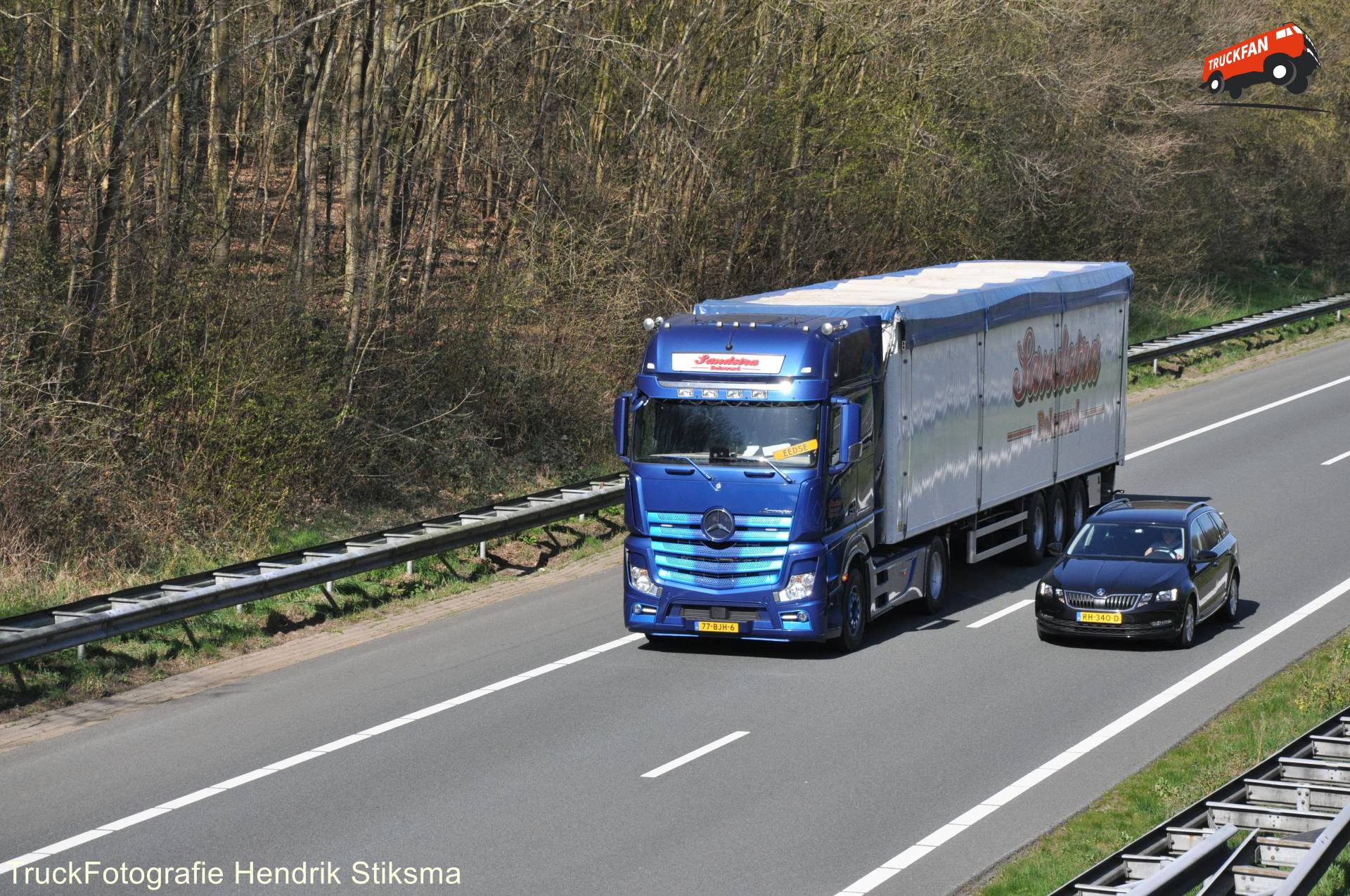 Foto Vrachtwagen Mercedes Van Sandstra Transport B.V. - TruckFan