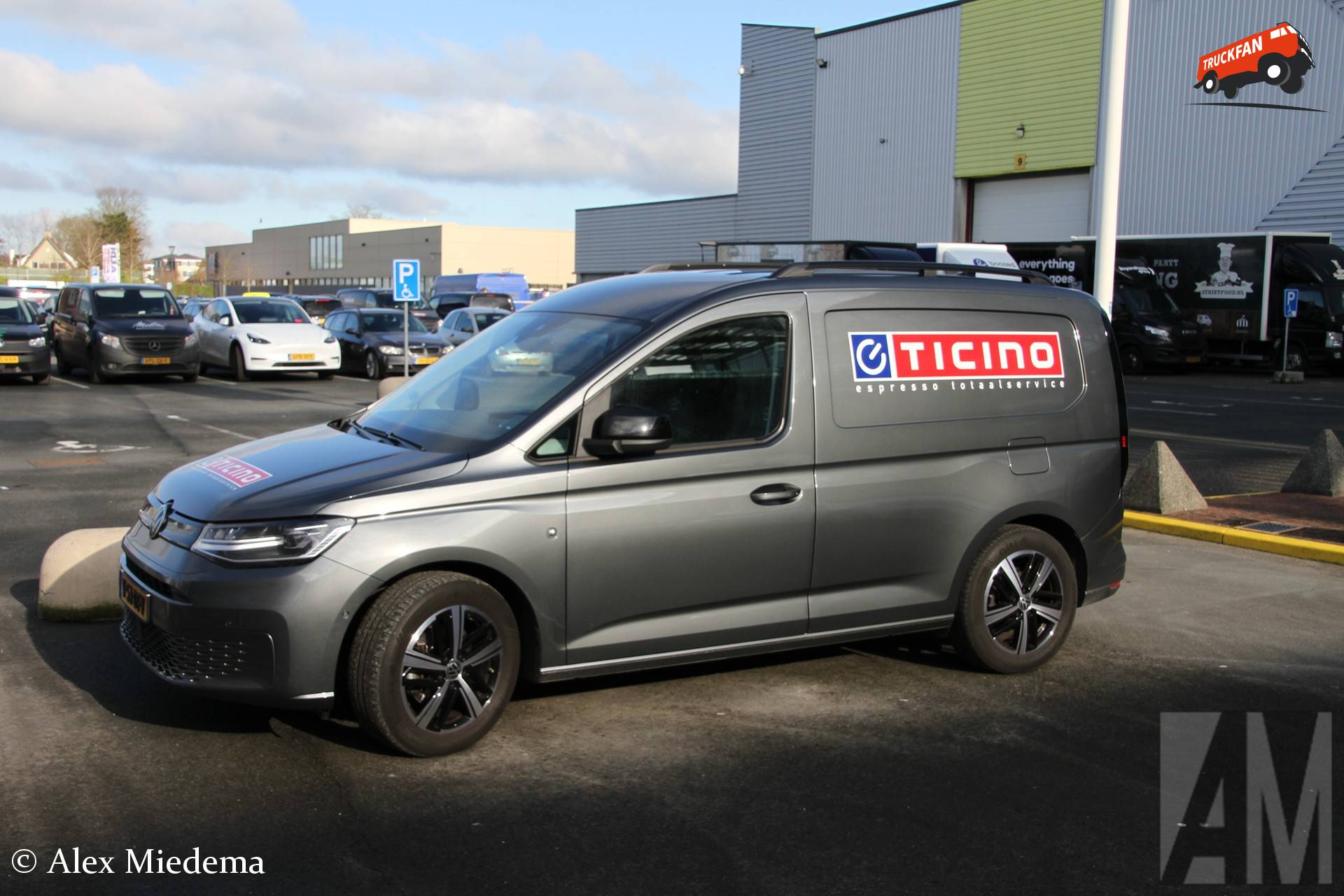 VW Caddy