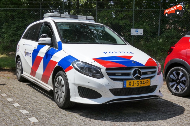 Foto Mercedes-Benz B-klasse Van Politie - TruckFan