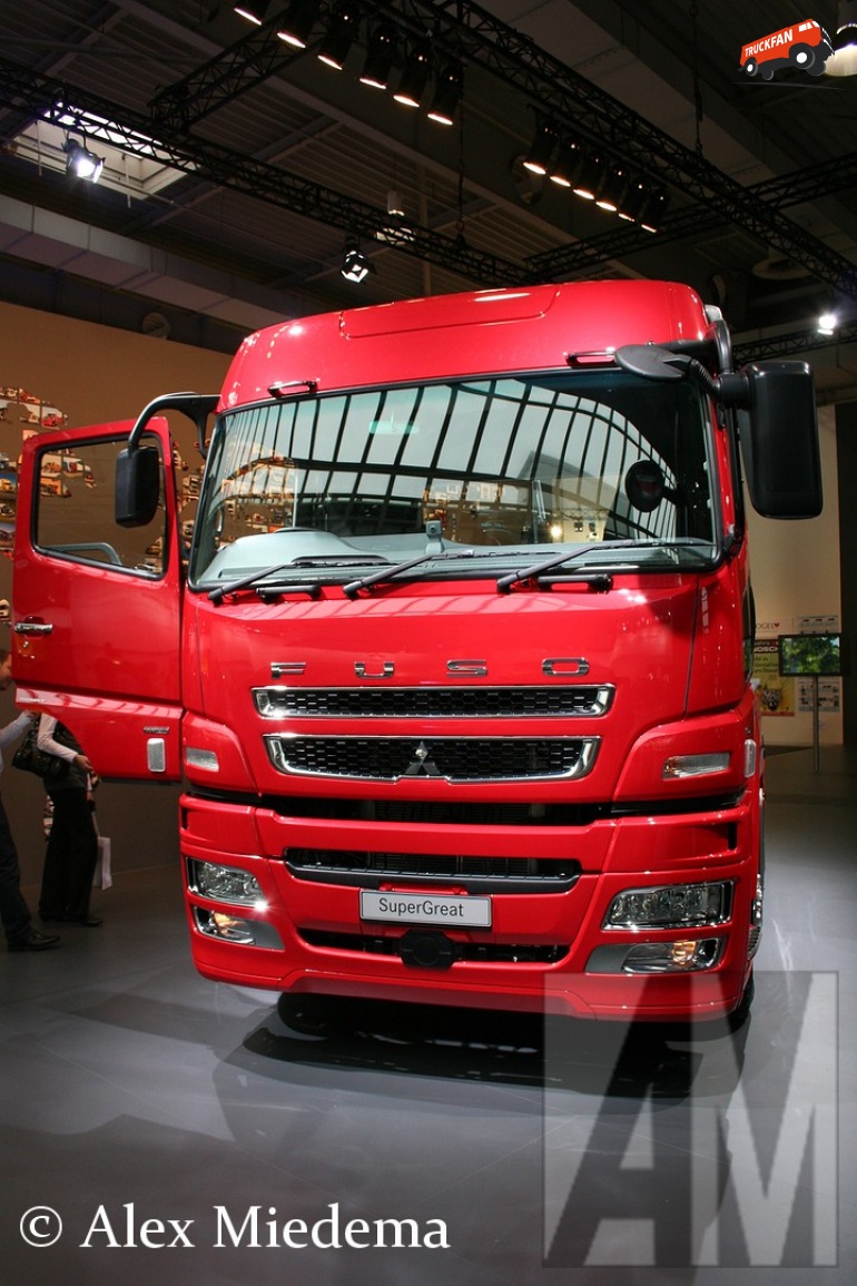 Foto Mitsubishi Fuso Super Great Van Daimler Ag Truckfan