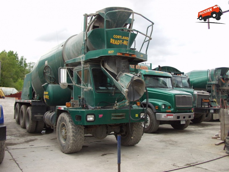 Foto Oshkosh SSeries Front Discharge Mixer 1036424 TruckFan